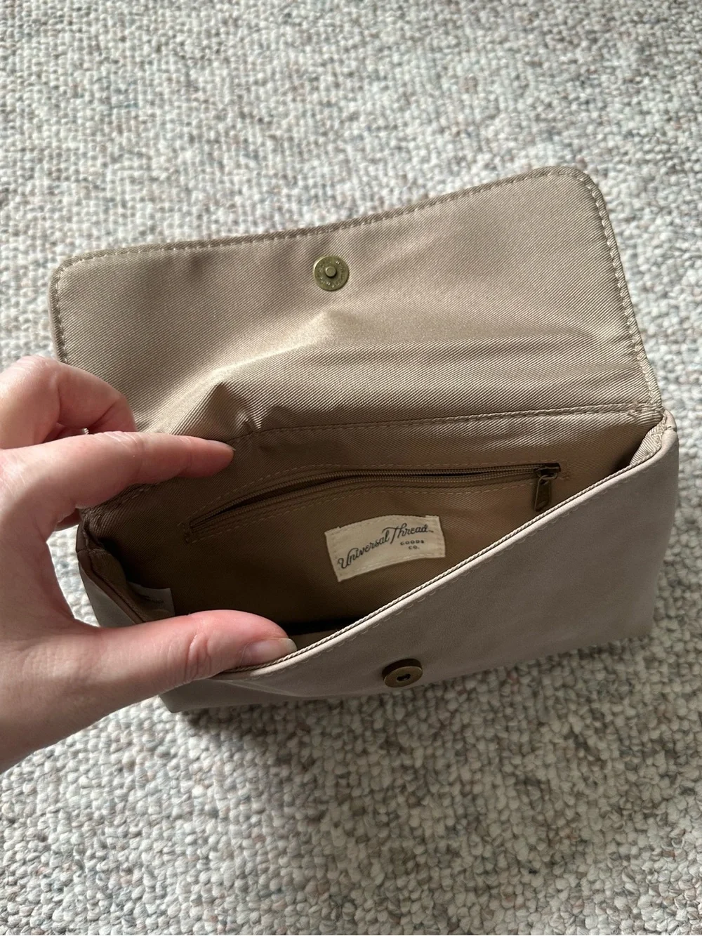 Universal Thread Tan Fanny Pack Belt Bag - Picture 2 of 3